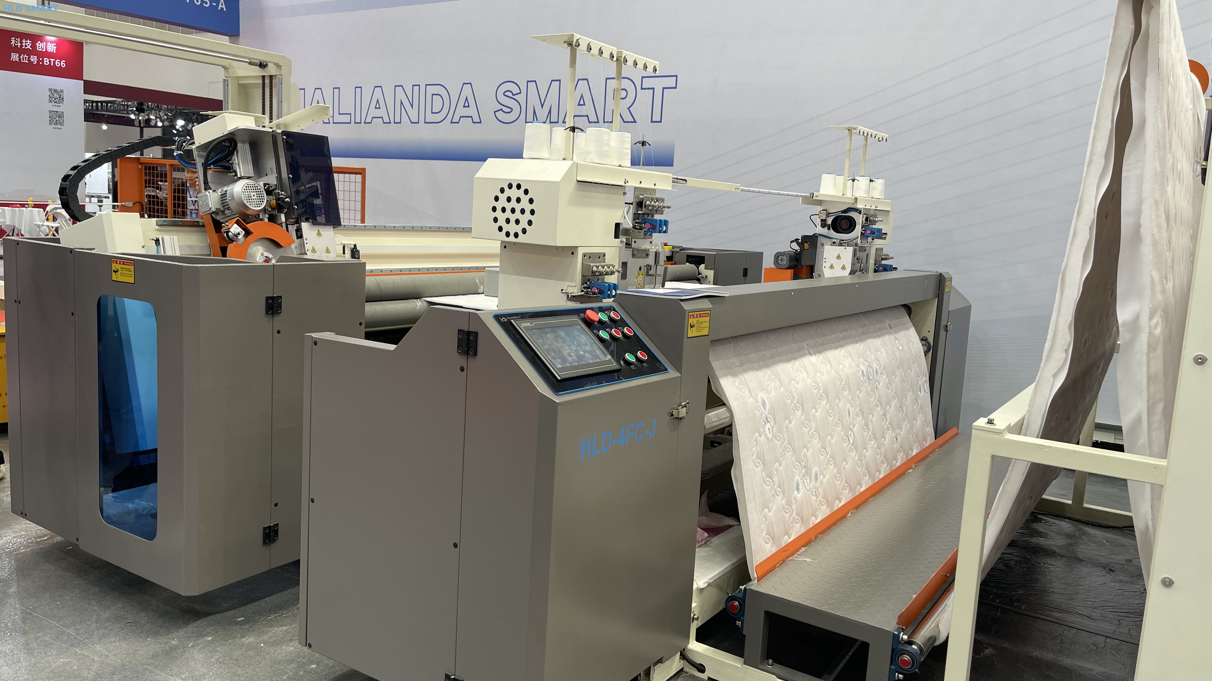 Mesin Quilting Tekstil Automatik HLD-4FC-J