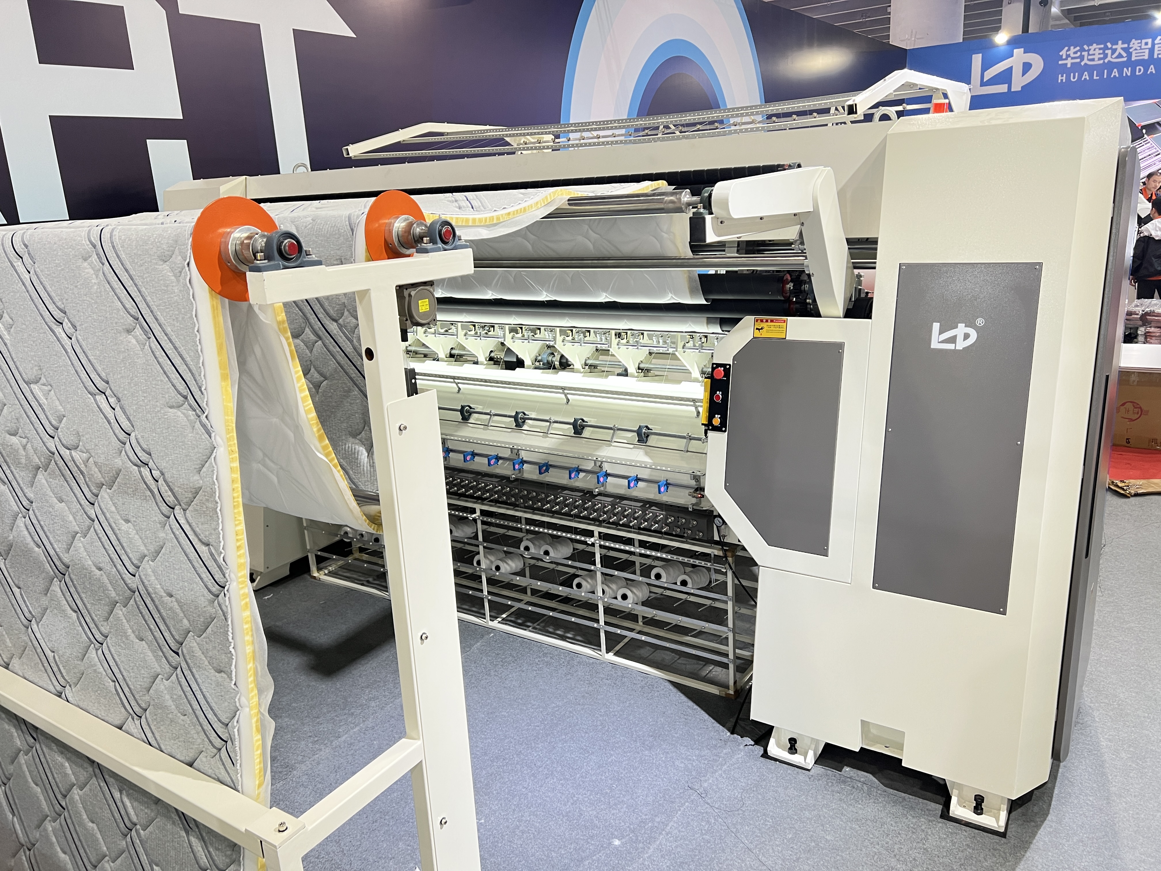 Jahitan Rantaian Komputer Multi-jarum quilting Mesin
